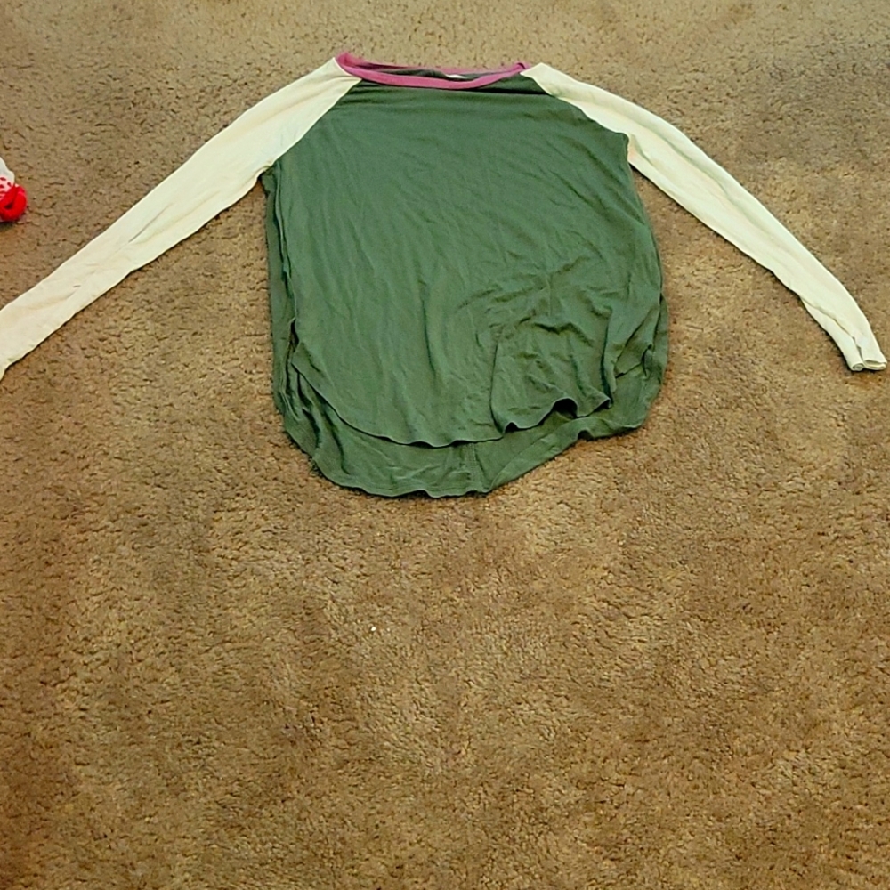 Purple green and white Old Navy t-shirt size 10-12